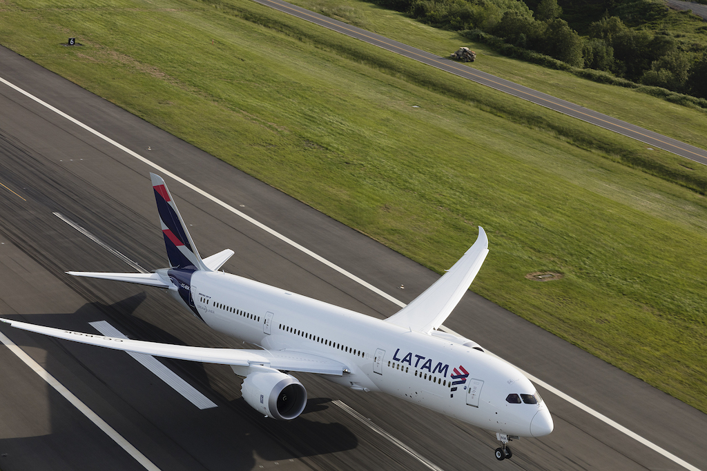 LATAM Boeing 787-9 Dreamliner
