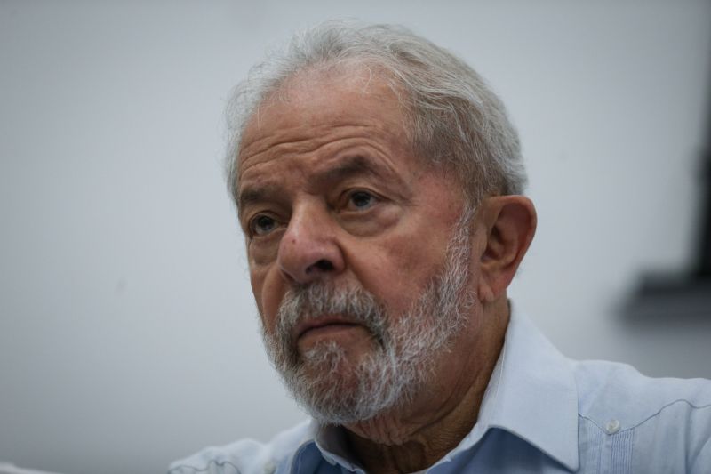 Ex-President Luiz Inácio Lula da Silva sent China's President Xi Jinping a letter apologizing for the behavior of Deputy Eduardo Bolsonaro and attacking the Brazilian government for its "servile" stance in defense of US President Donald Trump's interests.