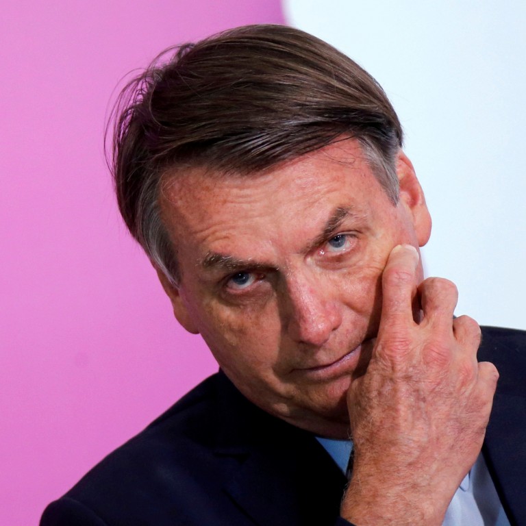 President Jair Bolsonaro reported on his official Facebook page that a test carried out at the Armed Forces Hospital came back negative for the new coronavirus.