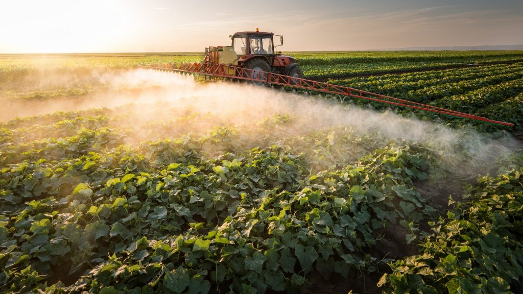 Brazil has never imported as many pesticides as in 2019. Almost 335,000 tons of insecticides, herbicides and fungicides landed in the country from January to December.