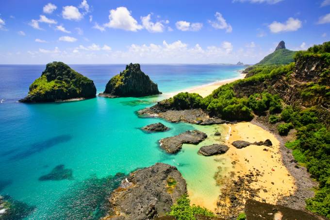 The Fernando de Noronha archipelago, on the coast of Pernambuco, is but one of the 15 locations.