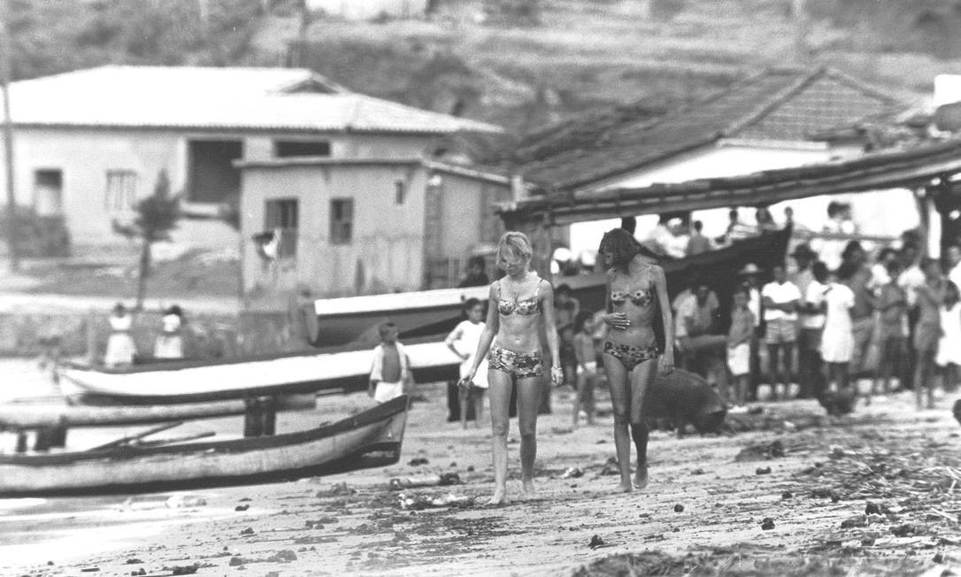 Búzios became famous in 1960 when the renowned French actress Brigitte Bardot spent her vacation in the region not yet explored by tourism.