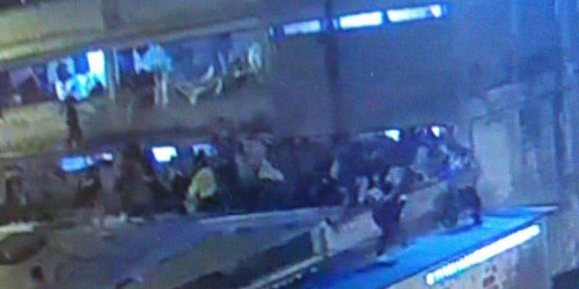 According to eyewitness reports and prisoners' videos, there were massive riots in 14 prisons, mainly in the prisons of Bogotá, Boyacá, Antioquia, Jamundí, and Ibagué. These are high-security prisons.