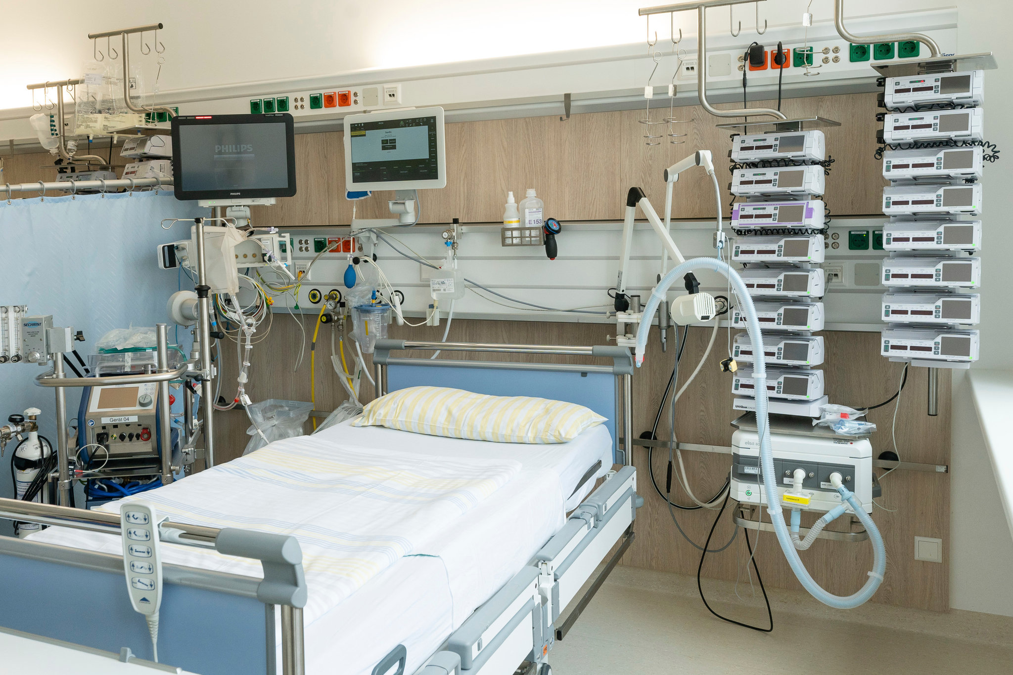 ventilator-bed-hospital