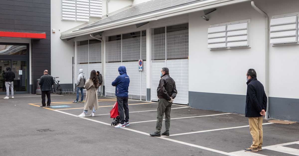 The State Health Secretariat of São Paulo reported earlier that the portion complying with the social distancing measures stood at 55 percent on Saturday, April 11th.