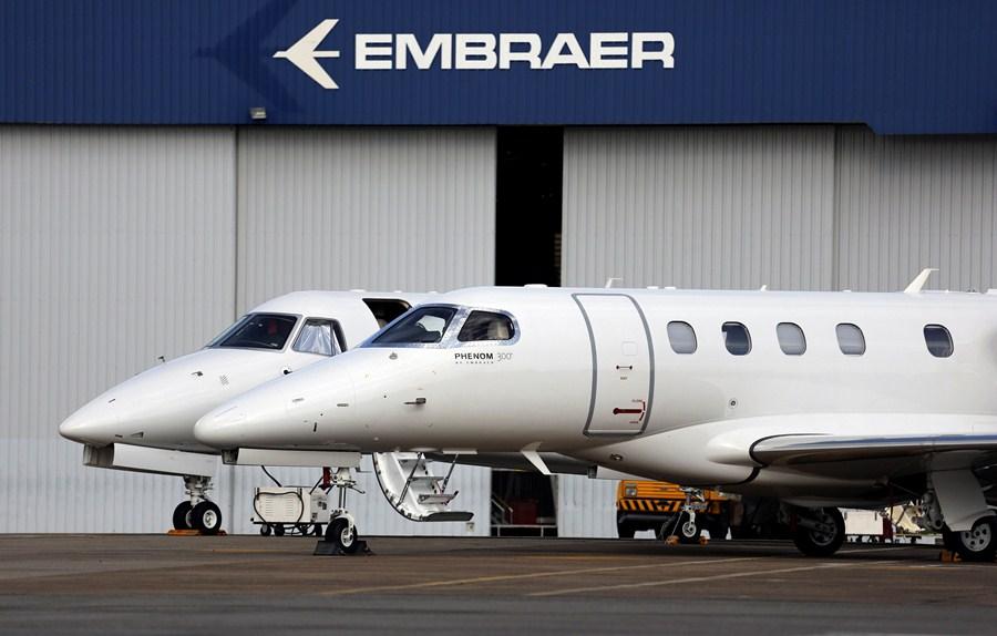 Embraer has already spent R$485 million (US$97 million) on unbundling the regional jet business from the other units, executive and military, and was expected to collect US$4.2 billion from Boeing at this point.