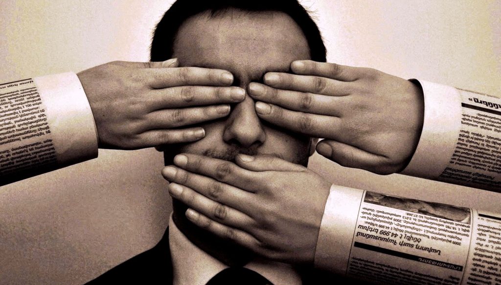 The document says that, in the Brazilian case, the drop in the ranking "is largely associated with Bolsonaro's coming to power," since he would contribute to "the deterioration of the environment in which journalists operate, marked by permanent hostility that permeates the government's relationship with the press".