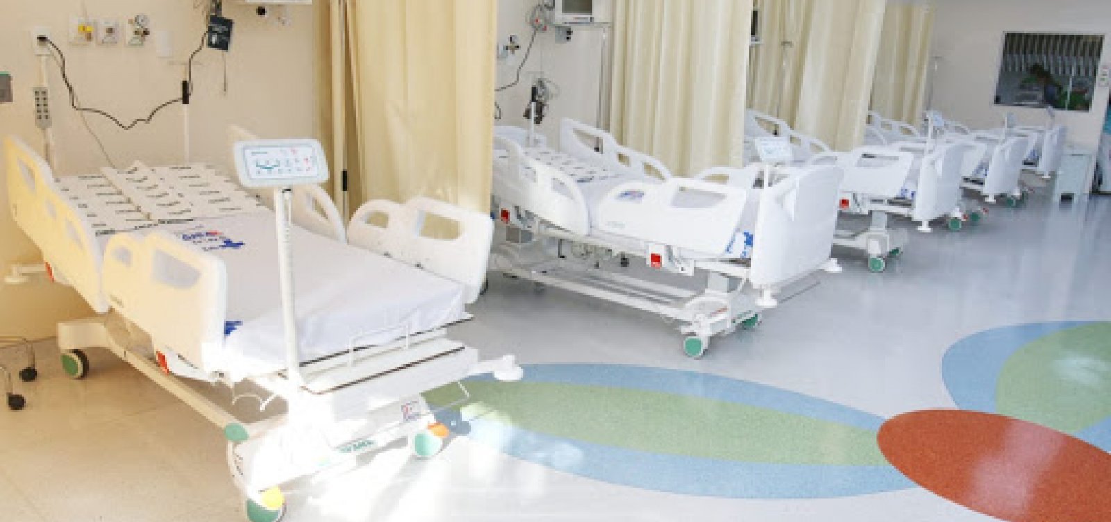 It is strange to say that the death of a 77-year-old person, with a cough and in the midst of a pandemic, was due to bronchopneumonia, without any test being conducted," says another of Olga's nieces.