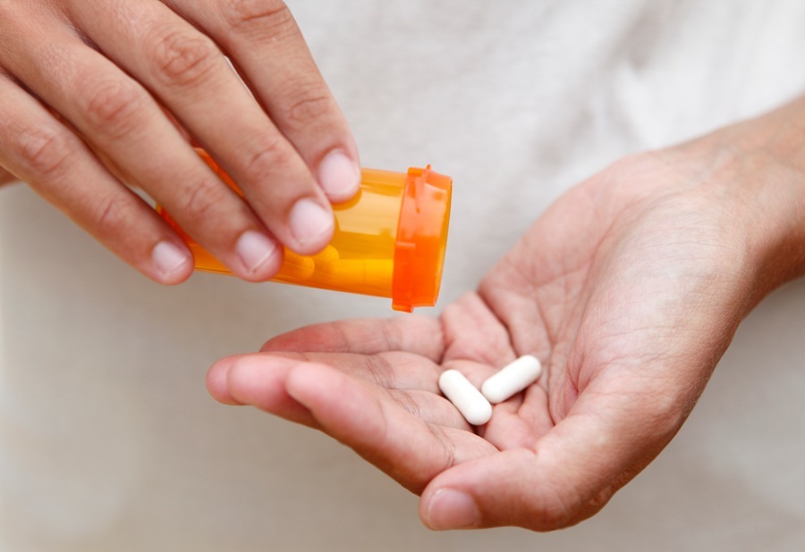 pills_in_hand