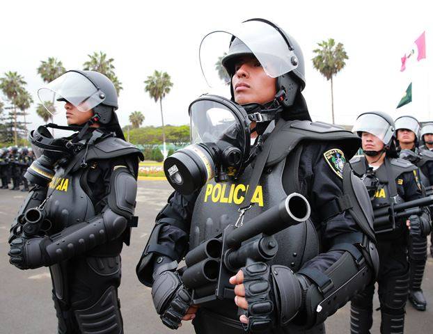 policia peru