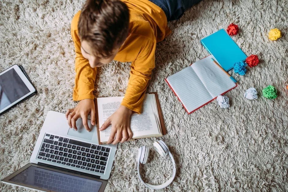 If the search for knowledge is on the rise, the channel for this from now on will be distance education, the growth of which will increase rapidly.