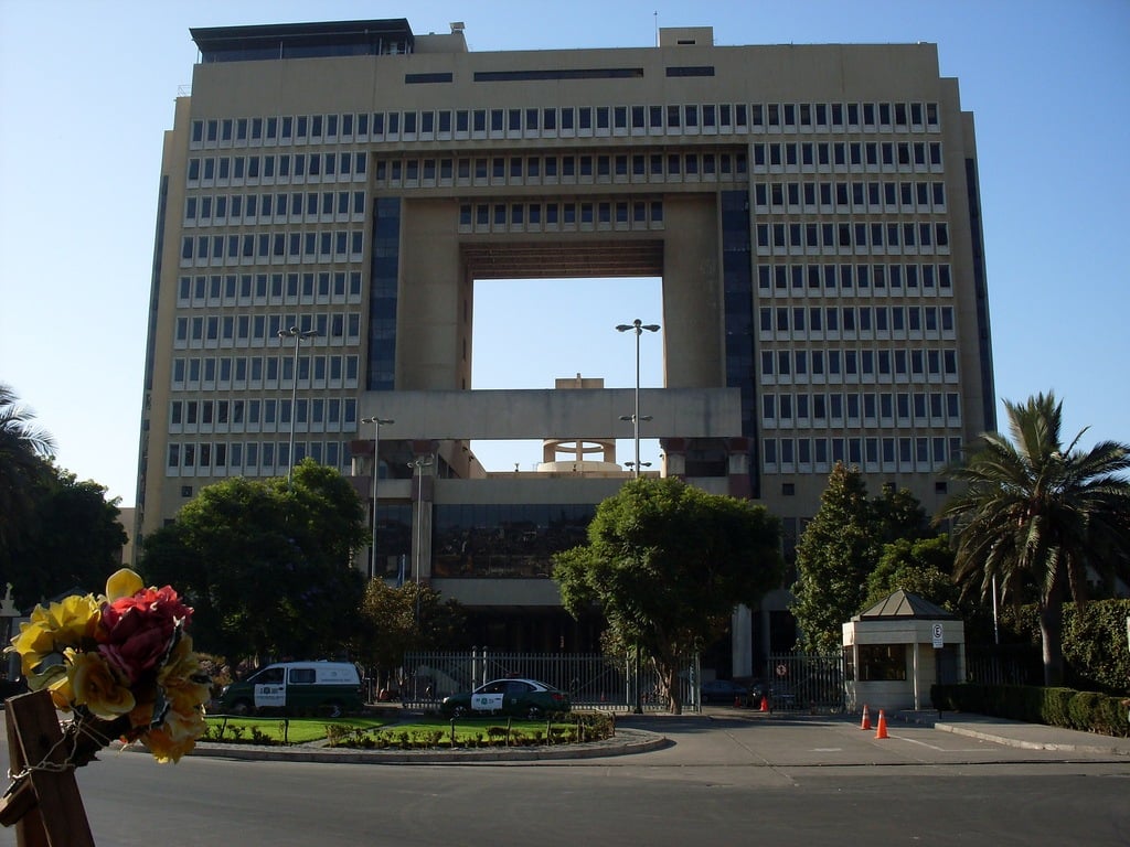 On Tuesday, May 26th, Chile's Chamber of Deputies passed a bill to tax the large fortunes - which impacts bankers, speculators and the corporate caste - to finance a new minimum emergency income during the Covid-19 pandemic. The proposal is to charge 2.5 percent of the combined one percent that accounts for 22.6 percent of the country's wealth.