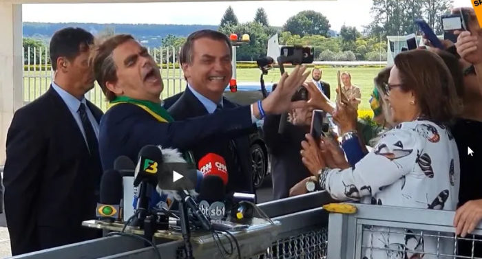 Not content with the poor popular ratings of his “bread and circus” routine of going walkabout, taking (cough! cough!) selfies with sycophants, and pressing the flesh (cough! cough!) of addle-pated admirers outside the presidential palace, President Jair Bolsonaro (fondly known as “Bozo”) has ratcheted up the showbiz content of his administration.