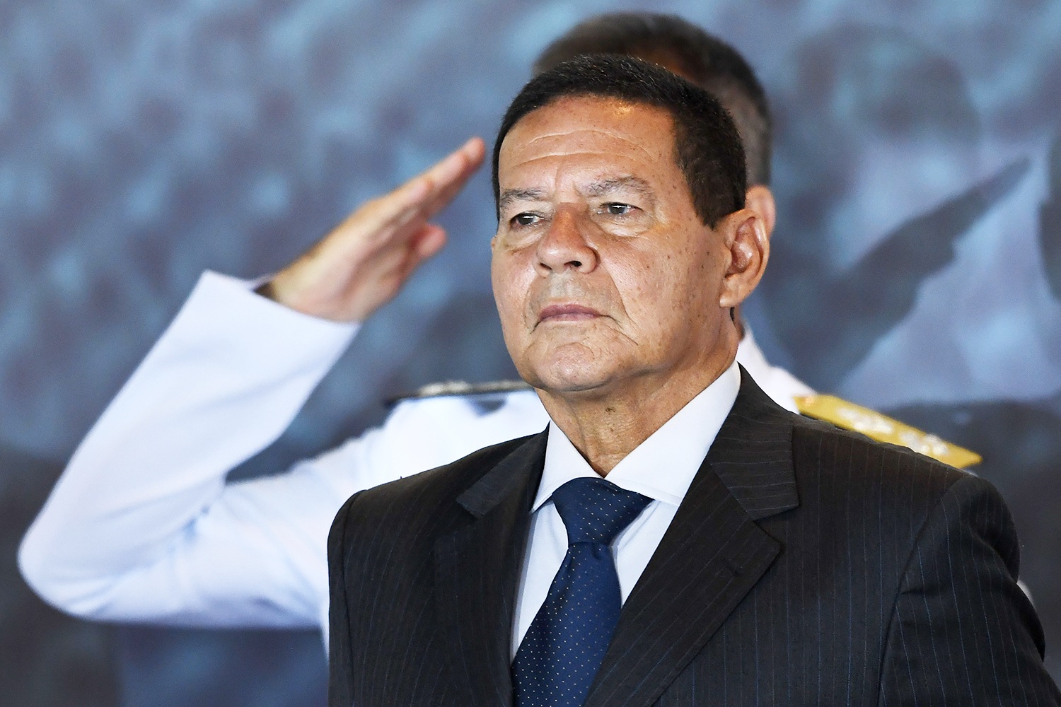The vice-president of Brazil, Hamilton Mourão, said he views the country on its path to chaos and that he sees no other place in the world that is "causing as much harm to itself as Brazil", in a text he signs in the newspaper O Estado de S. Paulo, published yesterday.