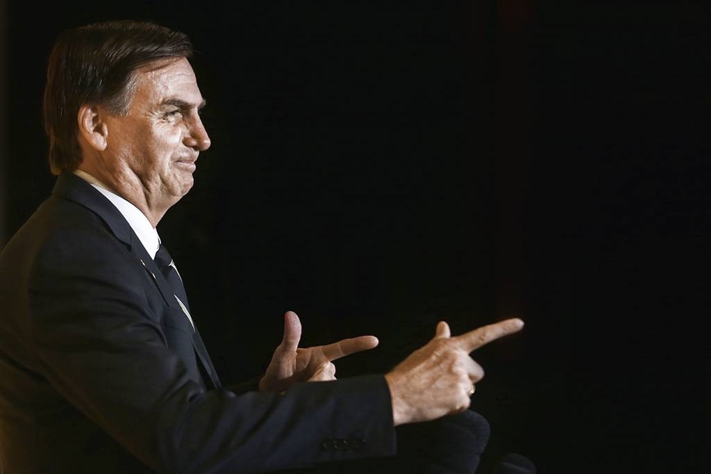 Bolsonaro mocks democracy when a union of entrepreneurs and lobbyists comes to the Supreme Court unannounced to demand a meeting with the President of the court, and it is Bolsonaro who sets the demands at the meeting.