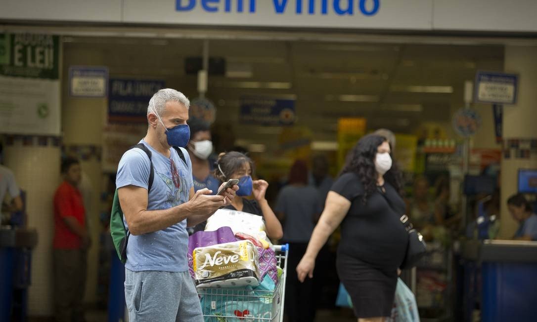 comercio-rio-corona