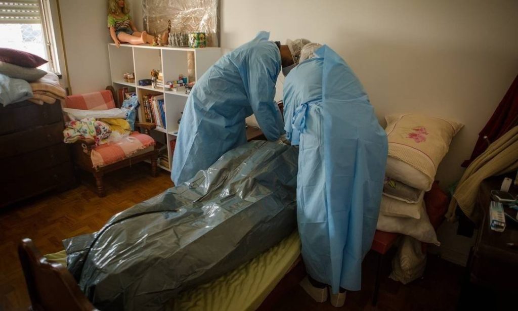 On Tuesday alone, May 12th, Brazil recorded 881 deaths due to the coronavirus, a new daily record.