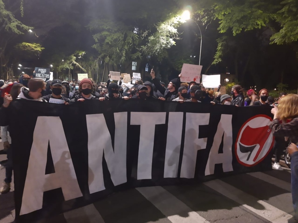 On Monday, there was a demonstration in Curitiba that once again led to police repression and clashes.