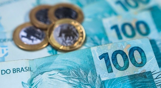 the government wants to halve the amount to be transferred to the vulnerable population, claiming that maintaining the current R$600 has a high cost and would lead to a sharp increase in public debt.