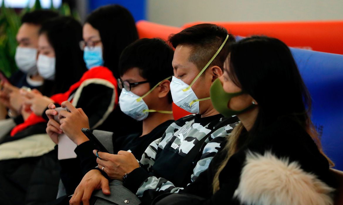 A simulation involving 60 million people shows that if everyone wore a mask most of the time, there would be no second or third waves of the coronavirus pandemic.