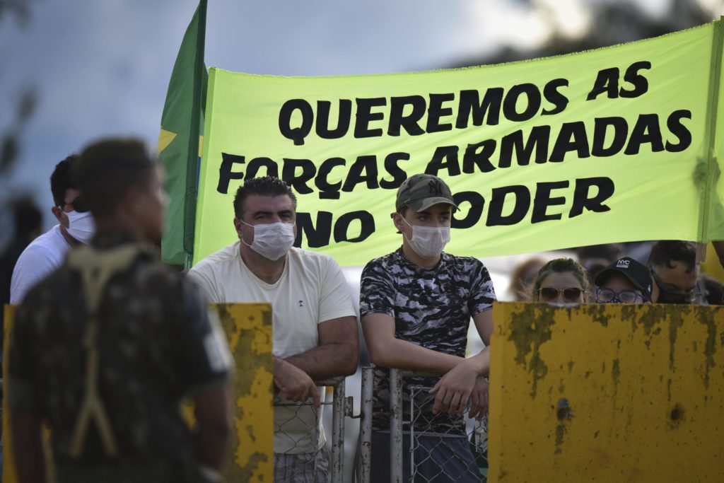 When prompted by the statement that "by democratic means, the transformations that Brazil wants will not occur at the desired speed", there was an increase of 51 percent in the proportion of respondents who believe that democracy is not always the best form of government.