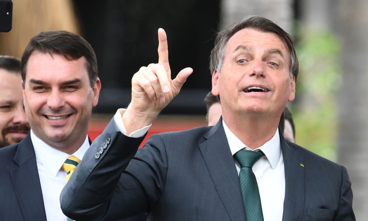 The Chamber of Deputies on Thursday, August 20th, decided to uphold the veto of President Jair Bolsonaro, which prevented the granting of salary readjustments, new hires and career progression to the civil service at the federal, state and municipal levels until the end of 2021.