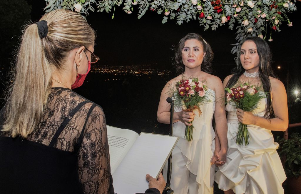 A few minutes after the law allowing civil marriage for same-sex couples came into force, Daritza Araya and Alexandra Quirós said their yes.