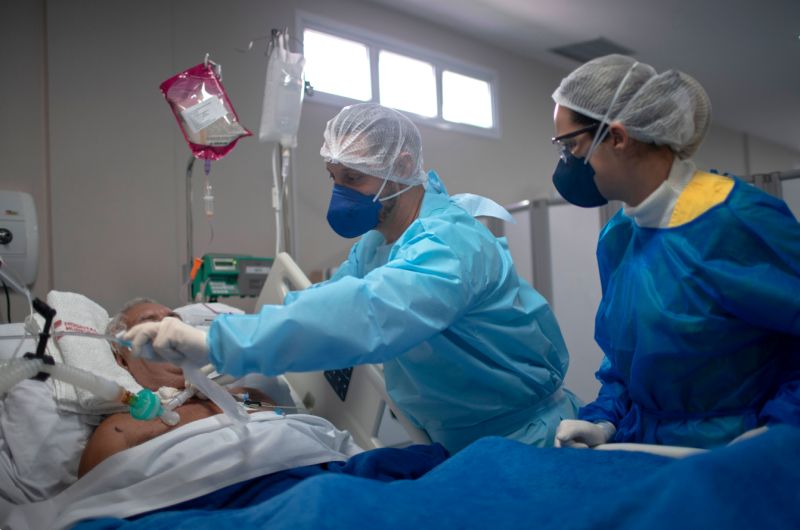 According to the Secretariat, since the start of the pandemic, 1,252 beds have been opened exclusively for the treatment of the disease, 248 of which are ICU beds.