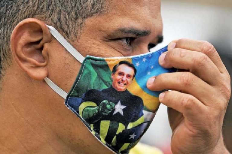 Bolsonaro Vetoes Mandatory Use of Masks in Shops, Schools and Churches