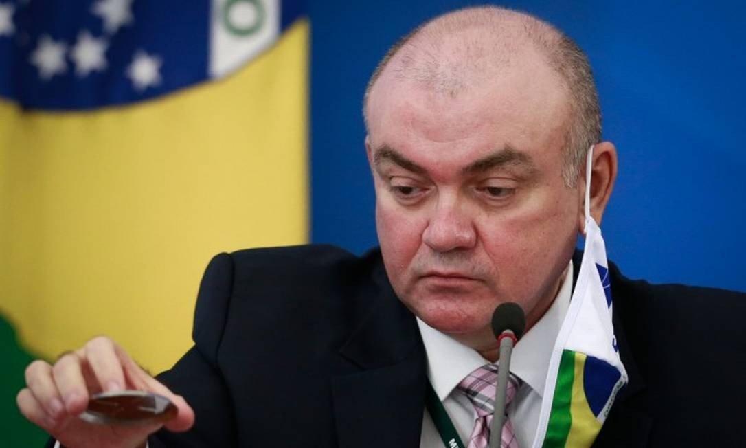 Brazilian Health Surveillance Secretary, Arnaldo Correia de Medeiros.