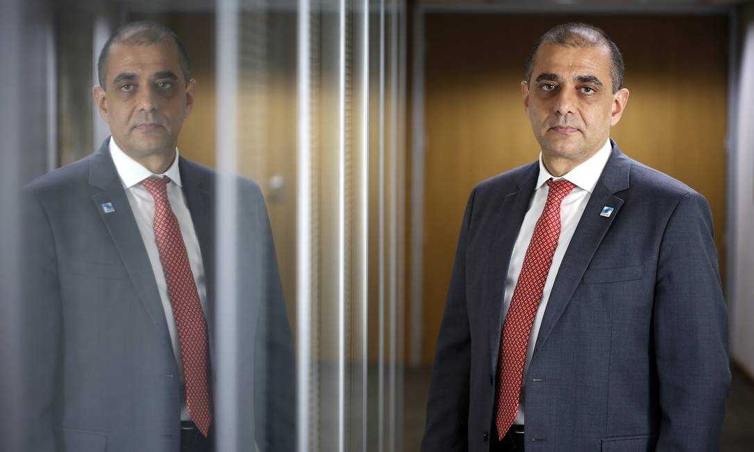 The Prosecutor's Office's operation that arrested the Rio de Janeiro ex-Secretary of Health Edmar Santos on Friday, July 9th, found millions of reais in cash in his home. According to the agents' first count, at least R$5 million (US$ 800,000) were found.