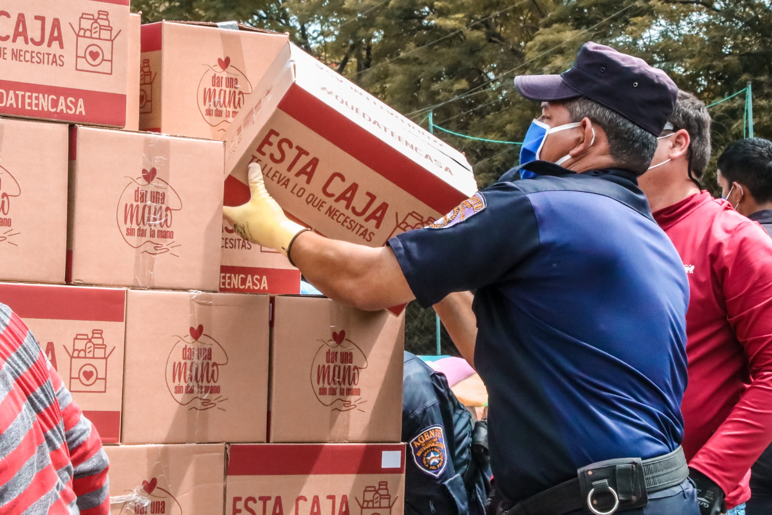 The mayor went on war footing. This is the anatomy of the war plan: It beings with a mantra: “La unica mission es vivir y comer.” – the only mission is to save lives and ensure food access—“Everything else is secondary.”
