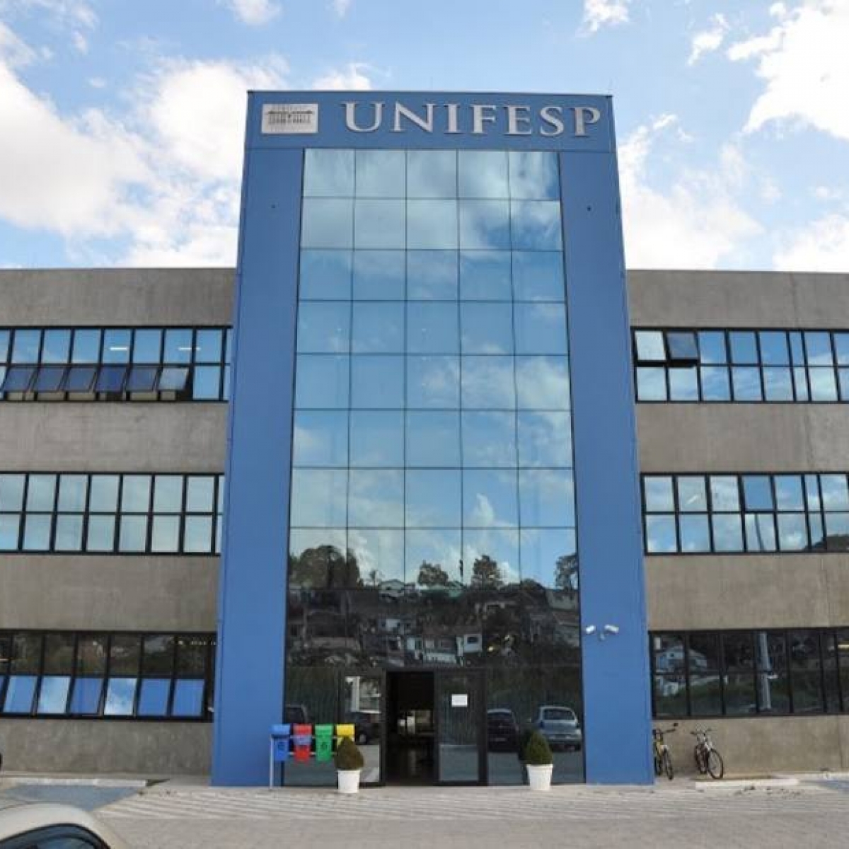 Researchers from the Federal University of São Paulo (UNIFESP) conducted a global scale study with people infected with HIV and succeeded in eradicating the virus from the body of a 35-year-old Brazilian patient diagnosed in 2012.