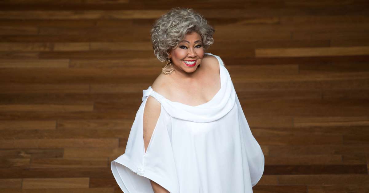 Alcione will launch her new show, "Tijolo por Tijolo", becoming the first Brazilian tour launched online. The show is a reference to the 42nd album of the singer from Maranhão State and celebrates her 48-year career.