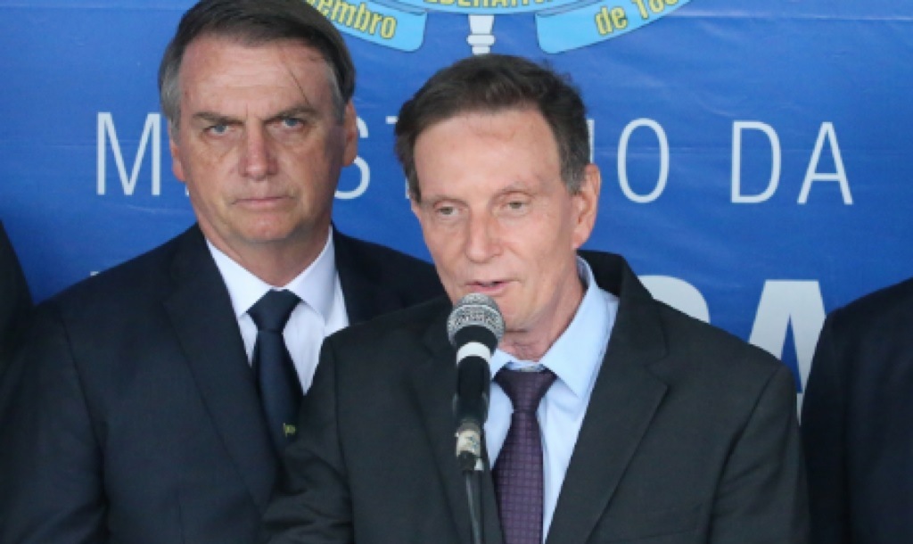 Brazilian President Jair Bolsonaro (left) and Rio de Janeiro City Mayor Marcelo Crivella (right).