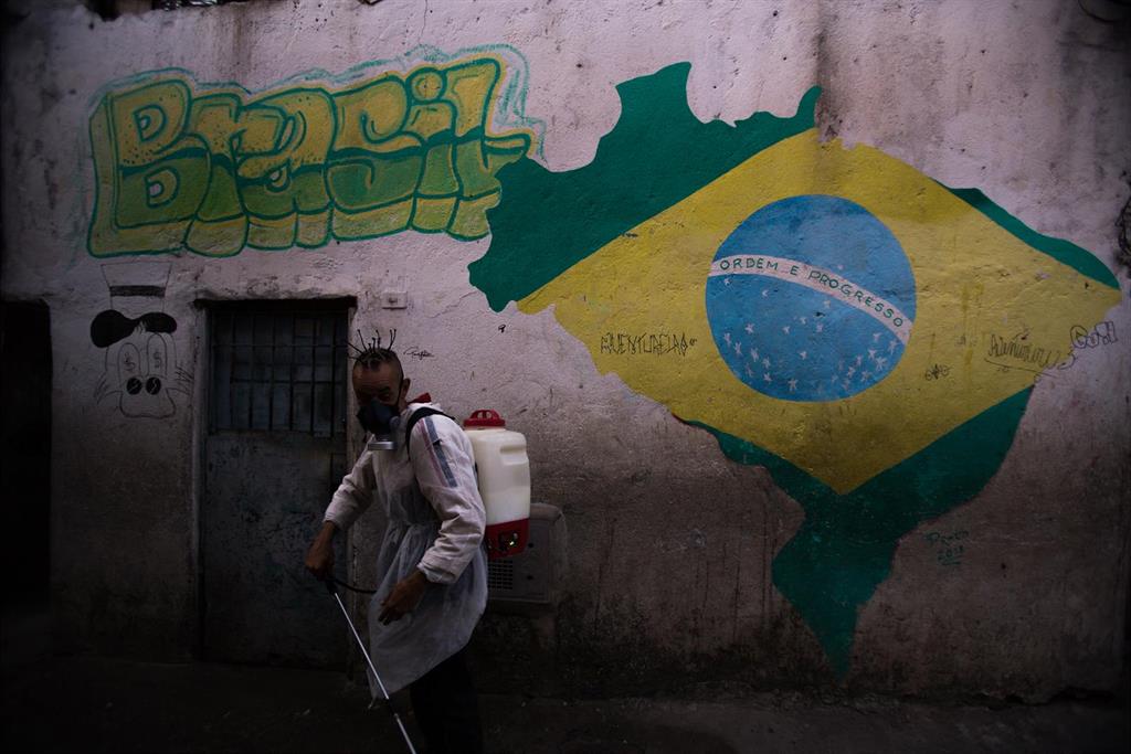 In Latin America, Brazil is still the country with the highest number of confirmed cases, with 2,012,151.