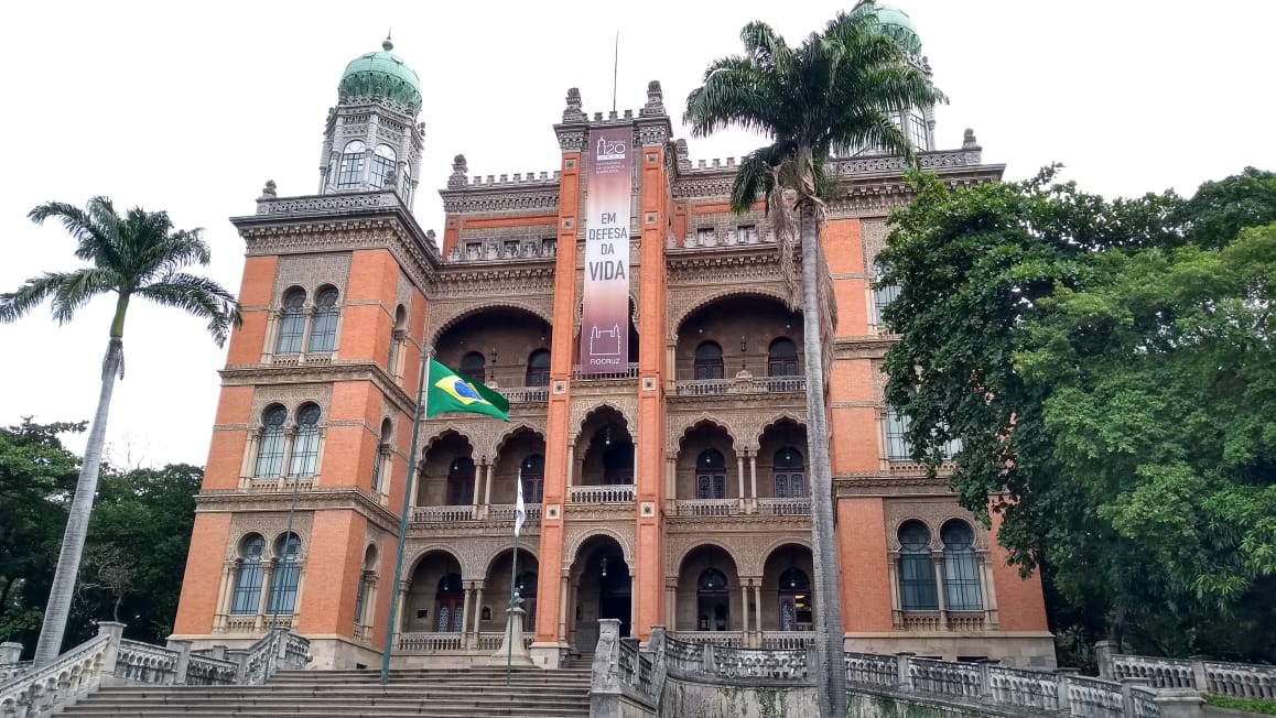 The Foundation has an agreement with AstraZeneca, the pharmaceutical company developing the Oxford vaccine. Some 65 million people are expected to be immunized in Brazil in the first semester and another 65 million in the second.