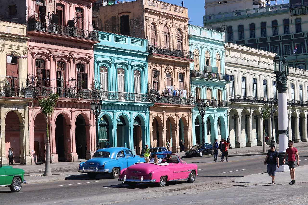 havana-architecture-cars