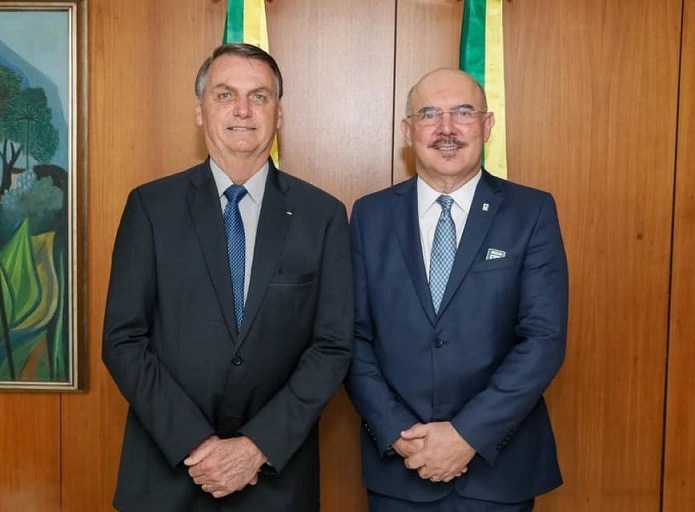 Brazilian President Jair Bolsonaro (left) and Brazilian Education Minister Milton Ribeiro (right).