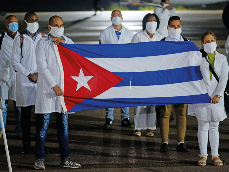 Overwhelmed by the Pandemic, Panama Will Hire Foreign Doctors from Cuba and Elsewhere