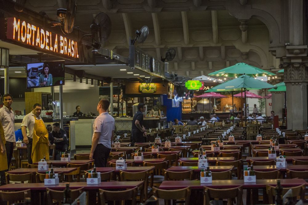 Of São Paulo's 23,000 bars and restaurants, over half -12,000- have closed, according to the Brazilian Bar and Restaurant Association (ABRASEL).