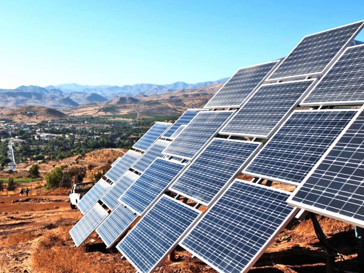The solar energy sector generated 40,000 jobs in the first half of the year, according to a survey by the Brazilian Photovoltaic Solar Energy Association (ABSOLAR). Despite the pandemic, the sector grew by 45 percent in number of installations in the same period. Since 2012, the photovoltaic power market has generated 162,000 jobs, according to the association.