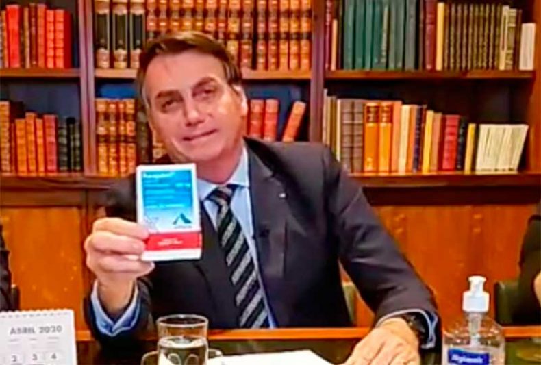 President Jair Bolsonaro said yesterday that he is "living proof" of chloroquine's efficacy against Covid-19, a drug that is not scientifically proven to cure the disease, and that he said he took when he was infected.