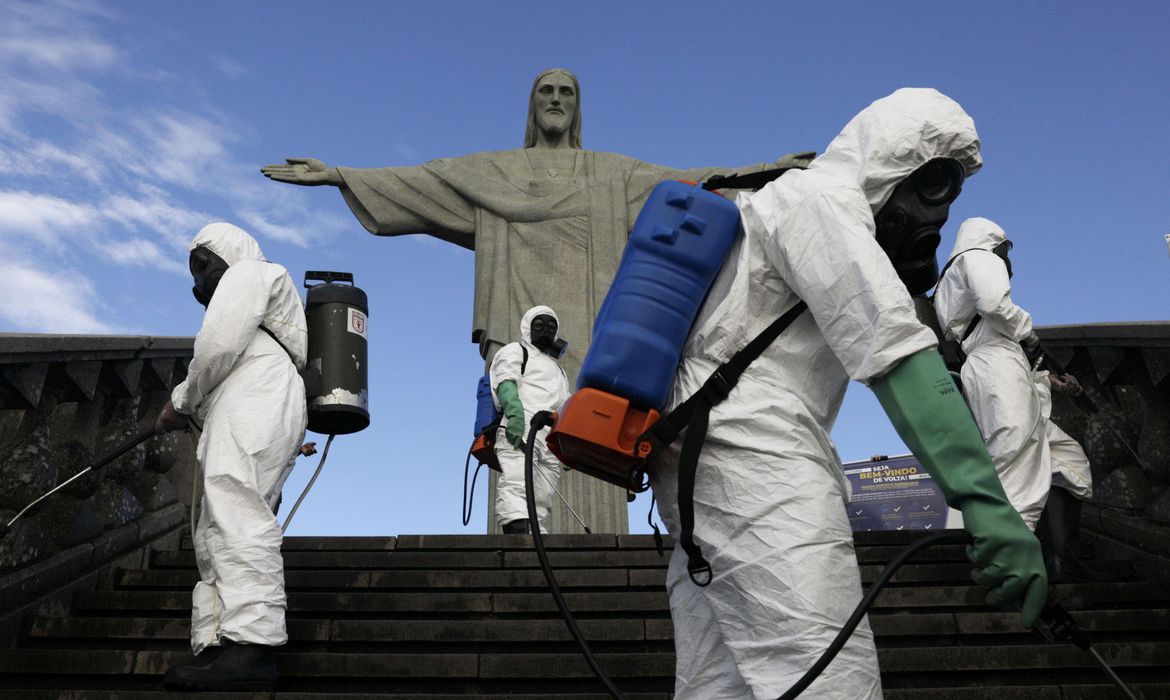 Christ the Redeemer has undergone a disinfection process to welcome tourists.