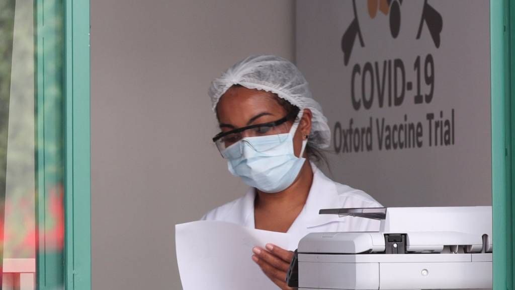 The Bio-Manguinhos production plant at the Oswaldo Cruz Foundation is preparing to produce the vaccine against Covid-19 developed by Oxford University in the United Kingdom.