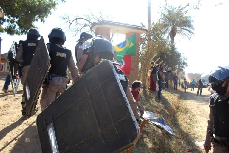 Amid Coronavirus Crisis: Police Carry Out Eviction on Settlement in Minas Gerais