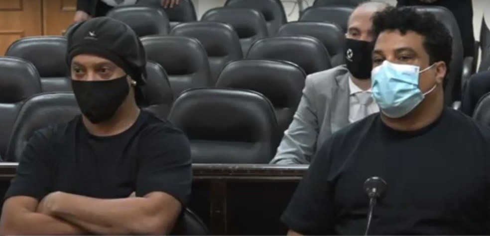 Brazilian star soccer player Ronaldinho (left) and his brother Roberto de Assis Moreira (right).