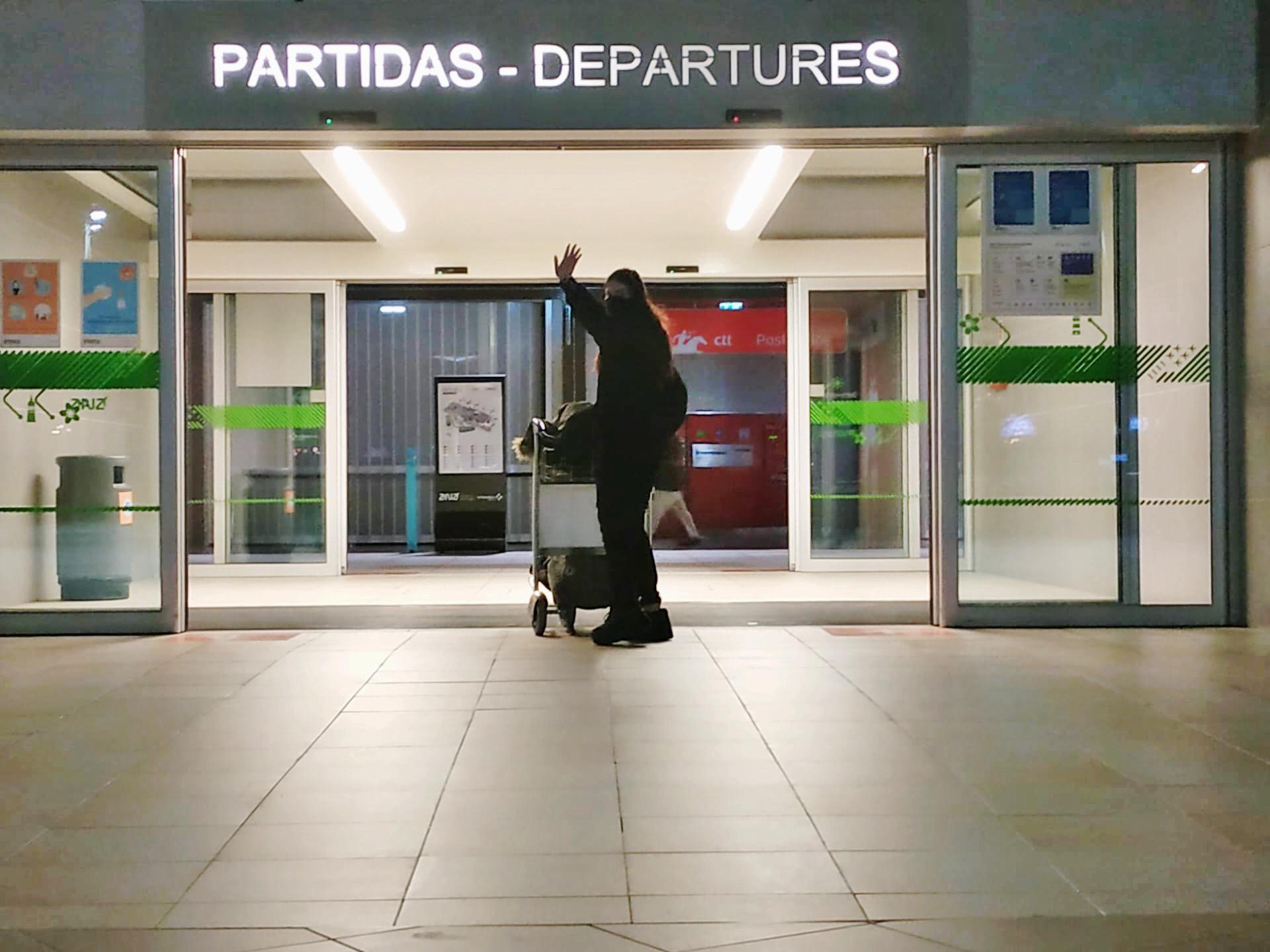 Because in Portugal family is important. Grandparents are important, parents, siblings. We are not very good at living without each other. And the mothers stay. To the sound of their hearts falling apart. To the silence that their children leave behind.