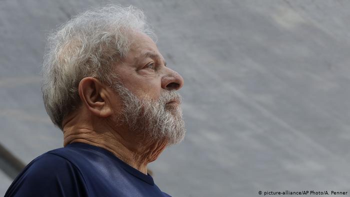 Ex-President Luiz Inácio Lula da Silva assures that he is open to endorse any candidate who can defeat President Jair Bolsonaro in the 2022 elections and in this year's municipal disputes.