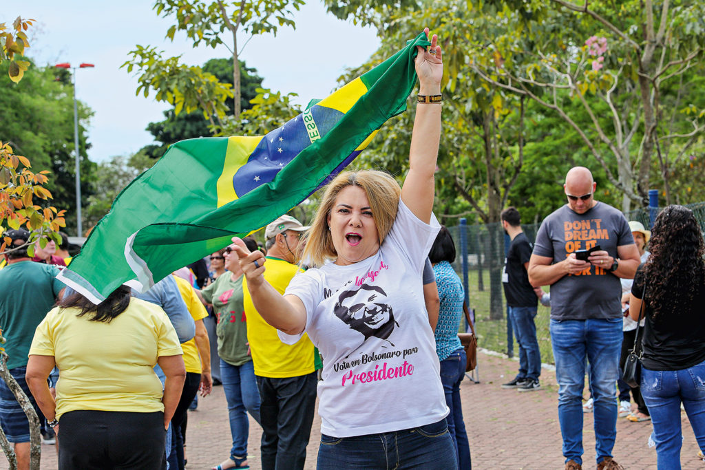 The majority of cases are in the family of Ana Cristina Valle, Jair Bolsonaro's ex-wife.